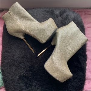 High heel ankle booties